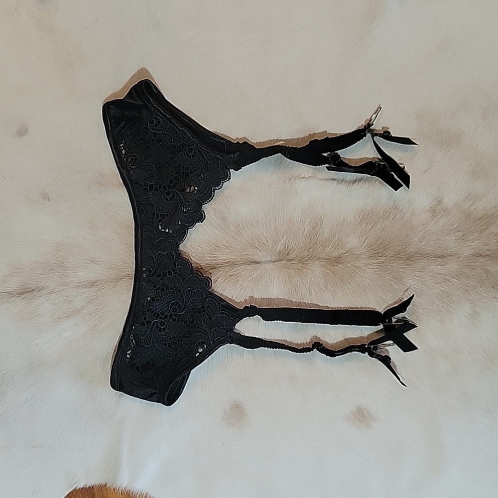 VS Black Lace Garter Belt L